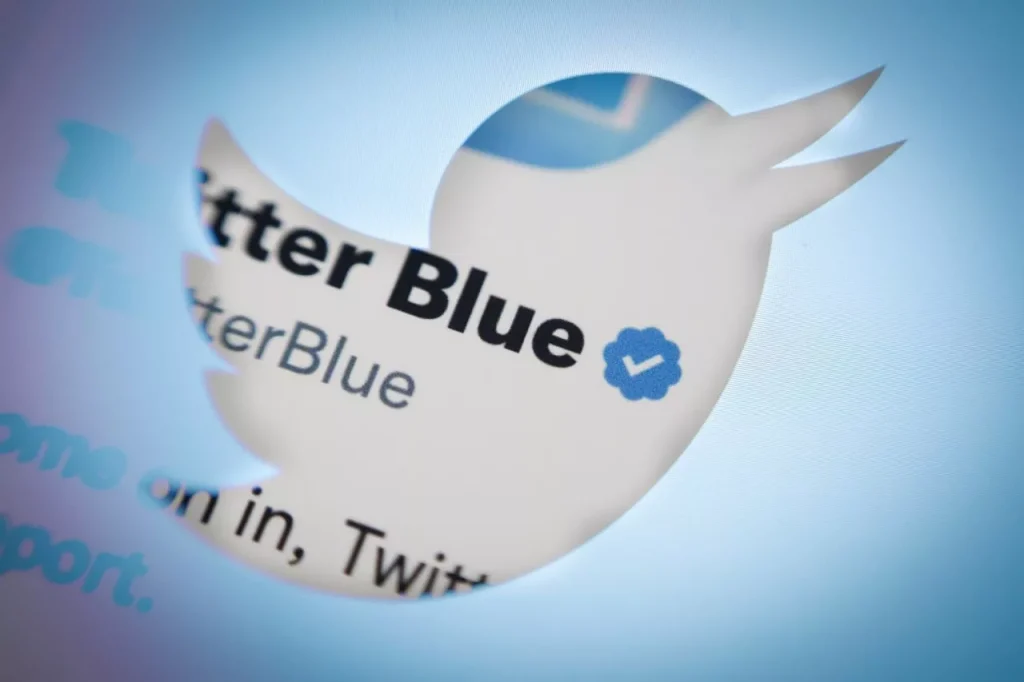 توییتر حذف تیک‌های آبی قدیمی را آغاز کرد؛ استثنا برای حساب‌های برخی افراد مشهور